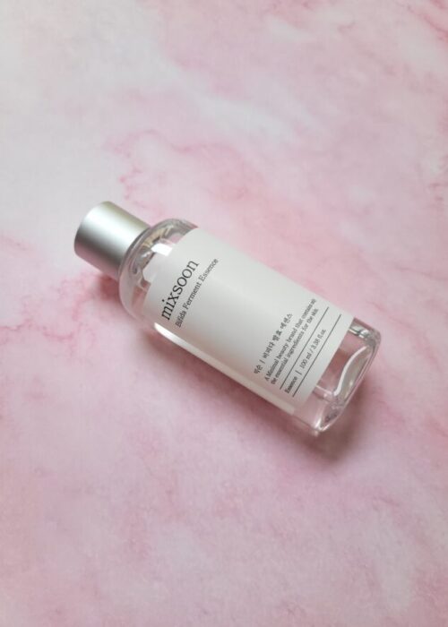 Bifida ferment essence del brand di skincare coreana Mixsoon è un prodotto ideato per idratare la pelle del viso senza appesantirla.
