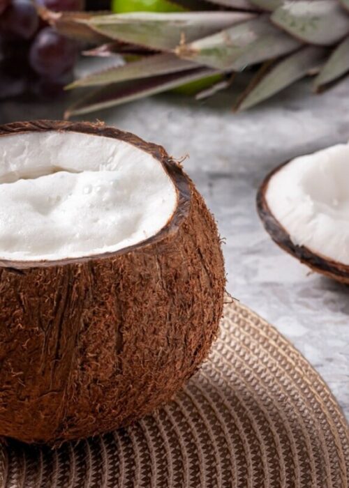 Maschera doposole fai da te con aloe vera e olio di cocco per la pelle disidratata dopo il sole