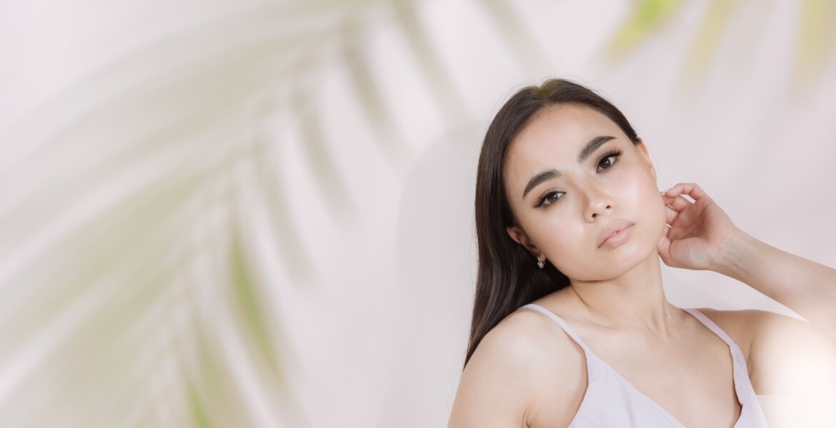 Cloud Skin per pelle mista: skincare e makeup per una pelle effetto nuvola, morbida e vellutata.