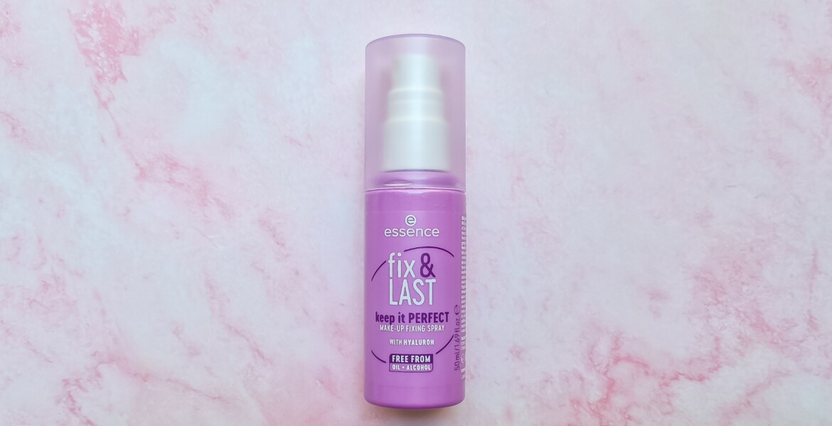 Recensione dello spray fissante Essence Fix & Last con acido ialuronico