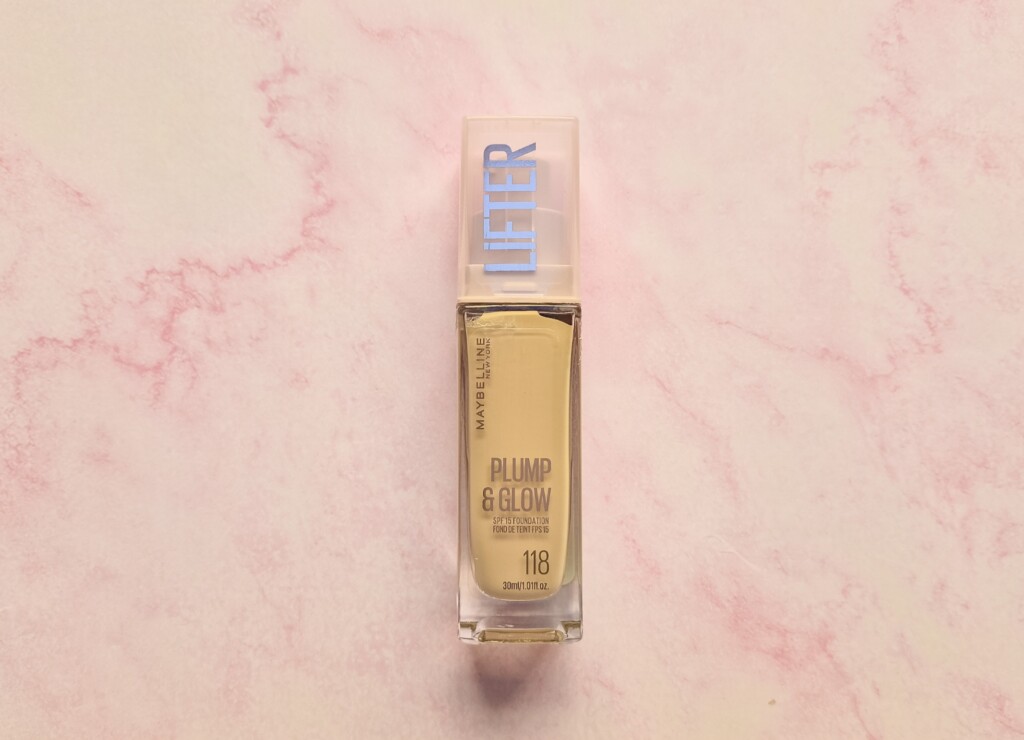 Maybelline Lifter Plump & Glow recensione su pori, luminosità e tenuta durante la giornata
