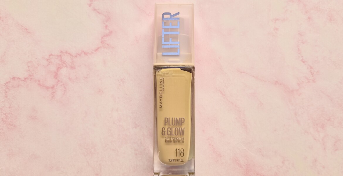 Maybelline Lifter Plump & Glow recensione su pori, luminosità e tenuta durante la giornata