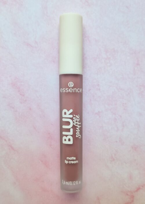 Essence Blur Soufflé Matte Lip Cream recensione del rossetto liquido nude con effetto velluto e finish soft matte