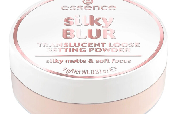 Cipria Silky Blur di Essence: effetto “filtro” sui pori o appesantisce la pelle? Recensione | MEI Skincare