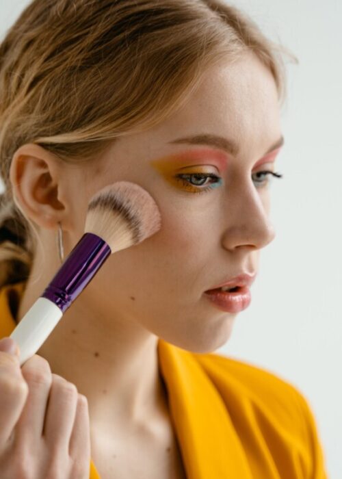 Fondotinta che va nelle pieghe: come preparare la pelle prima del makeup per una base più uniforme