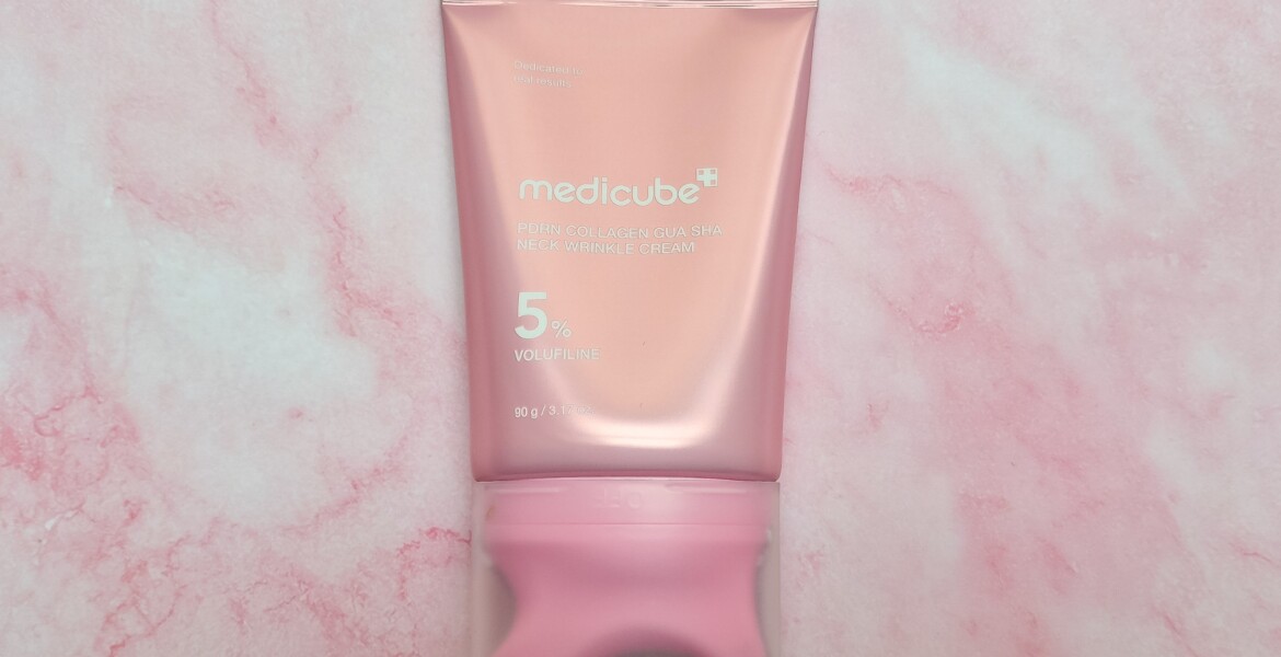 Medicube PDRN Gua Sha Neck Cream recensione della crema per collo con Volufiline, PDRN e retinolo