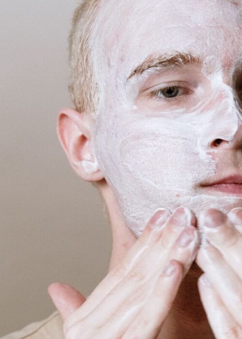 Tre detergenti viso uomo scelti per pelle secca, sensibile, mista e grassa
